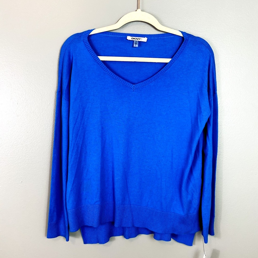 NWT DKNY- Small Women’s V-Neck Layered Knit Sweater in Blue